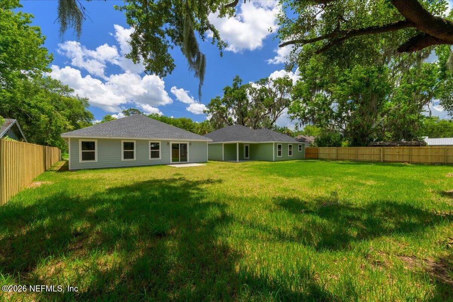 Exterior details and patio area of a home in , Palatka (Image 19).