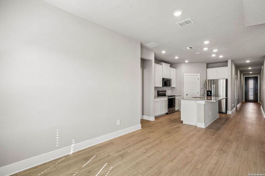 Spacious, unfurnished interior of a new home in Stetson Ridge, Marion (Image 25).