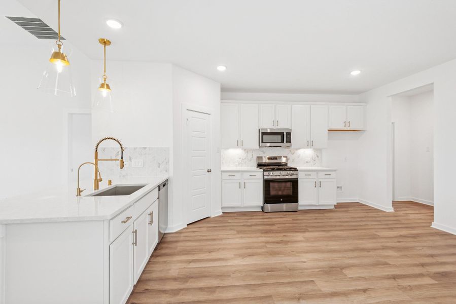 Furnished interior view inside a new home in Miller's Pond, Rosenberg (Image 8).