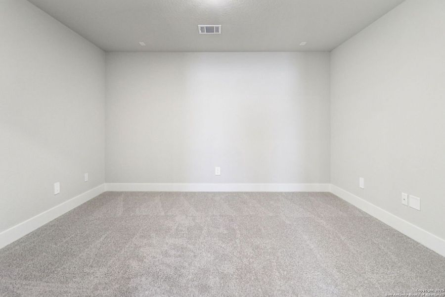 Spacious, unfurnished interior of a new home in Thomas Pond, San Antonio (Image 21). Spacious, unfurnished interior of a new home in Thomas Pond, San Antonio (Image 21).