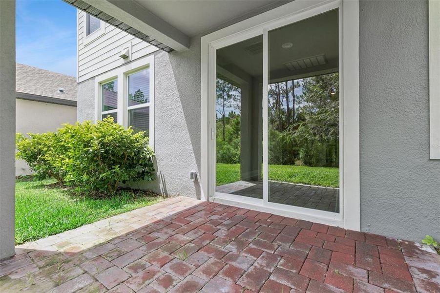 Exterior details and patio area of a home in , Daytona Beach (Image 29).