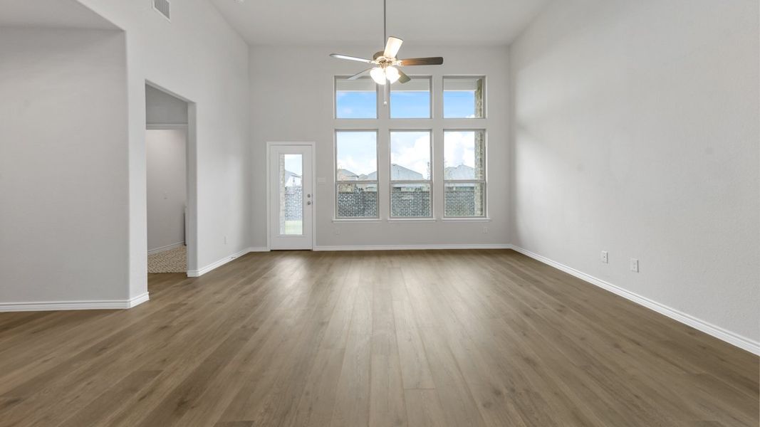 Spacious, unfurnished interior of a new home in Liberty Crossing, Royse City (Image 13).