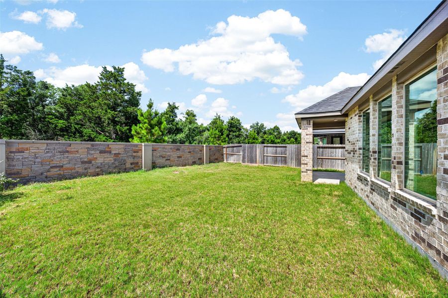 Exterior details and patio area of a home in Cross Creek Ranch: 40ft. lots, Fulshear (Image 26). Exterior details and patio area of a home in Cross Creek Ranch: 40ft. lots, Fulshear (Image 26).