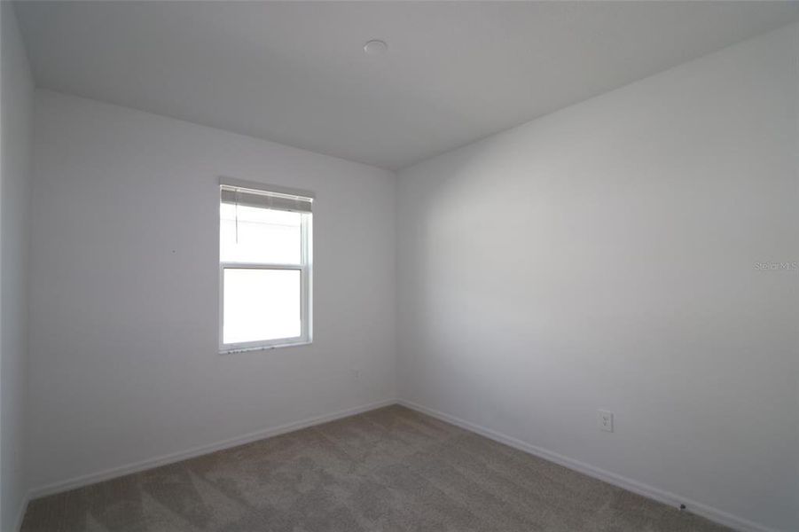 Spacious, unfurnished interior of a new home in , Sarasota (Image 10).