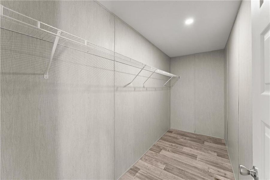 Spacious, unfurnished interior of a new home in , Acworth (Image 23).
