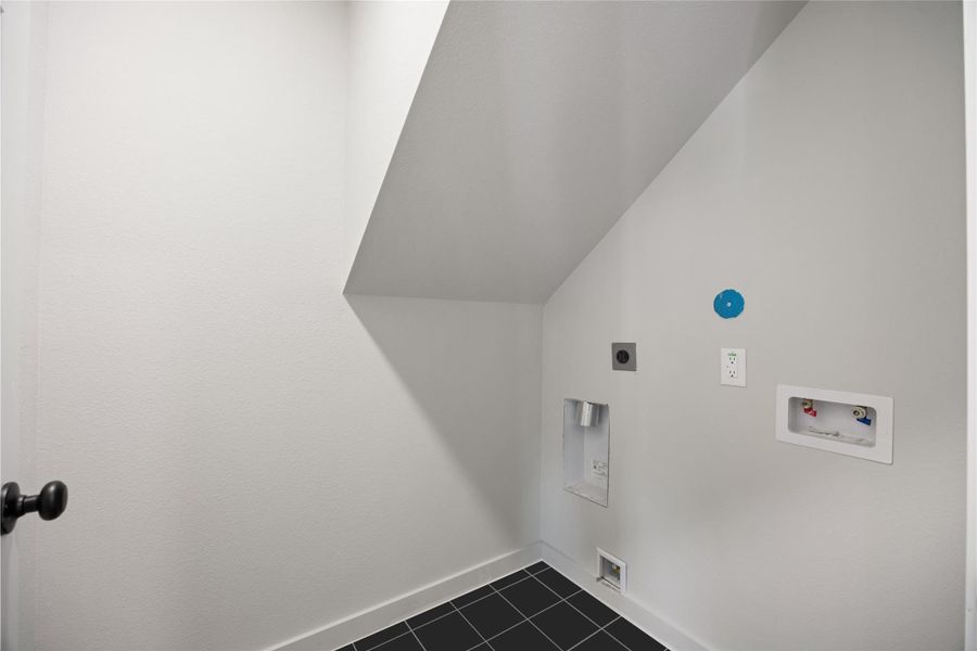 Spacious, unfurnished interior of a new home in Kendall Lakes, Alvin (Image 14). Spacious, unfurnished interior of a new home in Kendall Lakes, Alvin (Image 14).