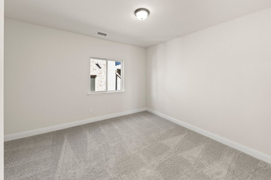 Spacious, unfurnished interior of a new home in Park Hills, Rockwall (Image 44).