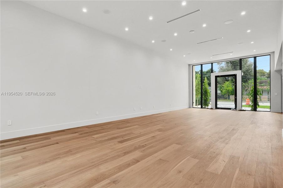 Spacious, unfurnished interior of a new home in , Miami (Image 25).