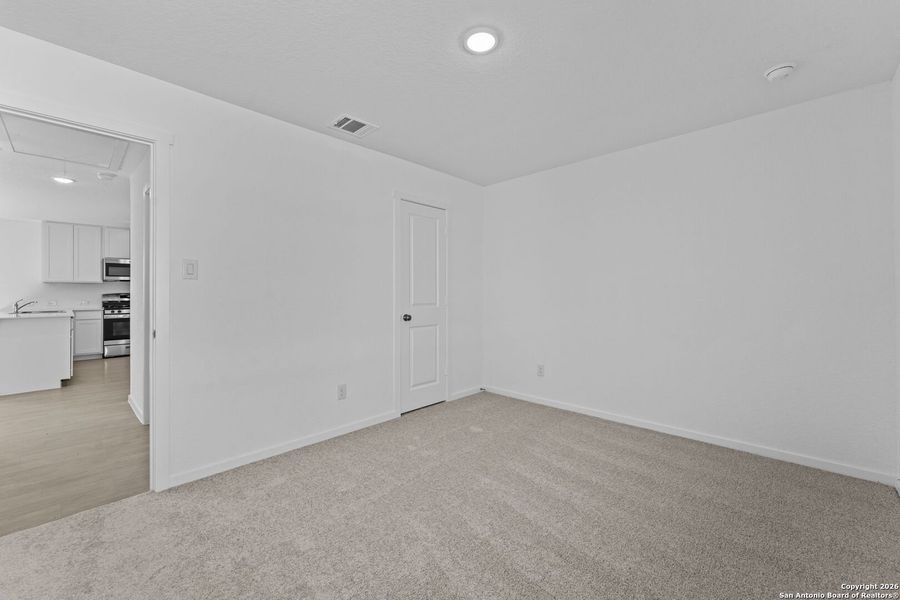 Spacious, unfurnished interior of a new home in , New Braunfels (Image 17).