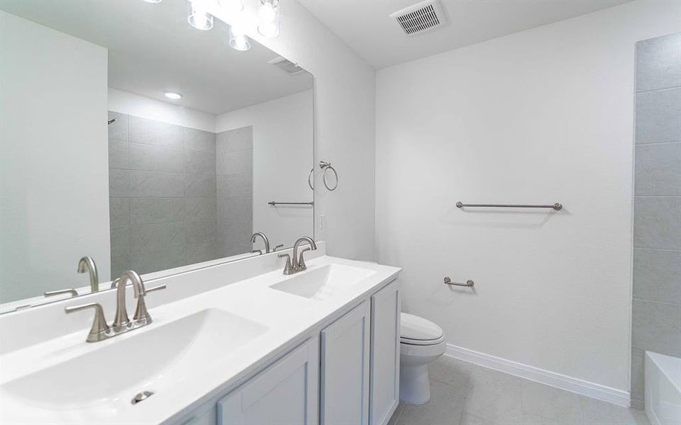 Furnished interior view inside a new home in Travis Ranch, Forney (Image 3). Furnished interior view inside a new home in Travis Ranch, Forney (Image 3).