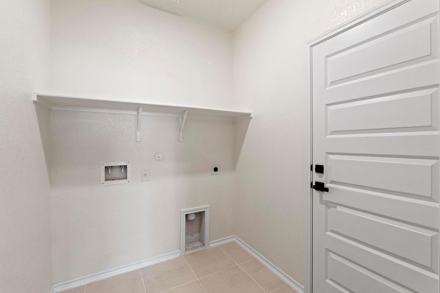 Spacious, unfurnished interior of a new home in Salerno - Heritage Collection, Round Rock (Image 31). Spacious, unfurnished interior of a new home in Salerno - Heritage Collection, Round Rock (Image 31).