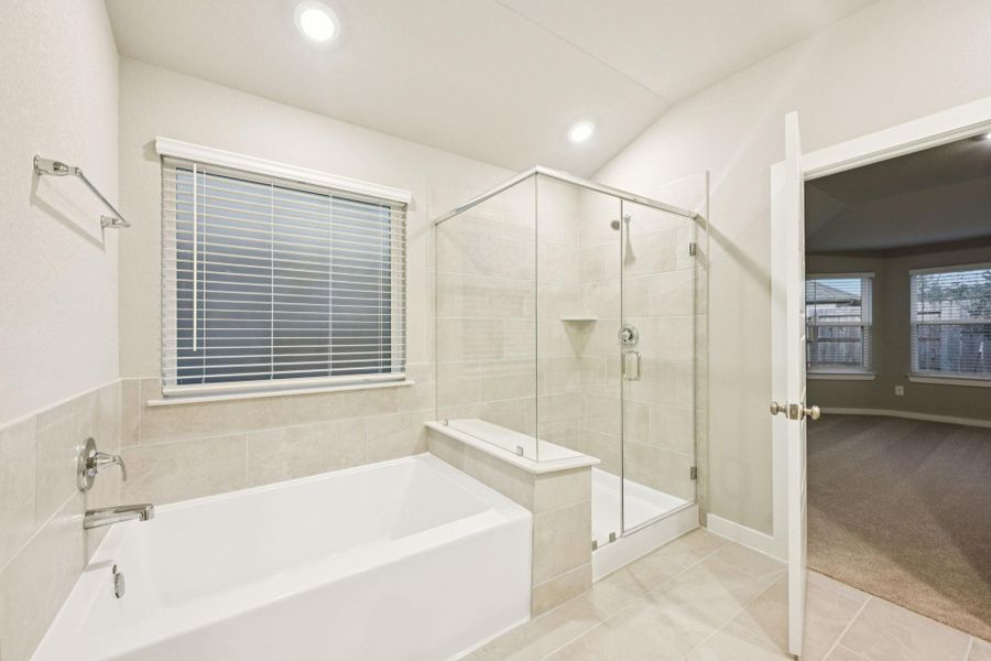 Furnished interior view inside a new home in Stewart's Ranch, Conroe (Image 10).