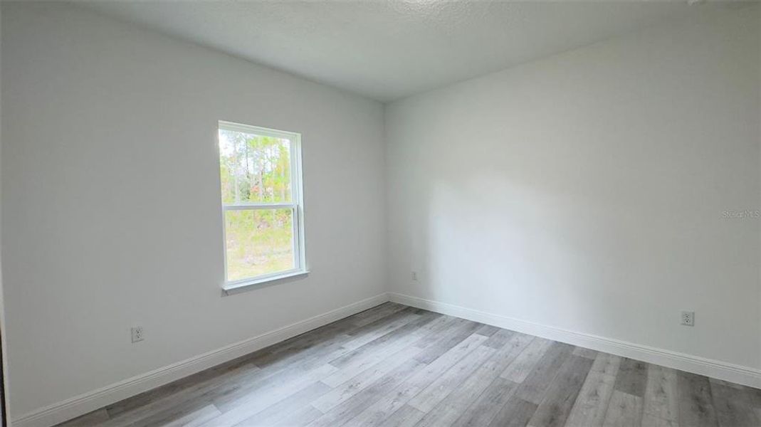 Spacious, unfurnished interior of a new home in , Citrus Springs (Image 23).