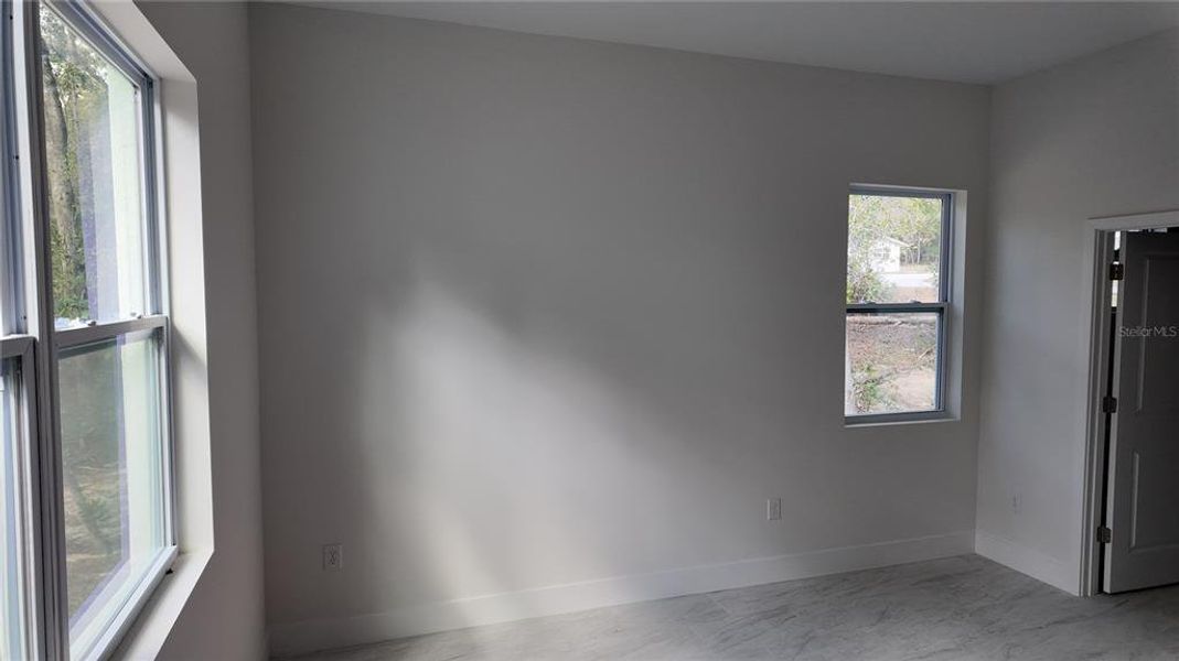 Spacious, unfurnished interior of a new home in , Dunnellon (Image 16).