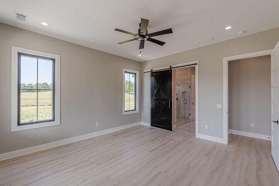 Spacious, unfurnished interior of a new home in , Bremen (Image 47). Spacious, unfurnished interior of a new home in , Bremen (Image 47).