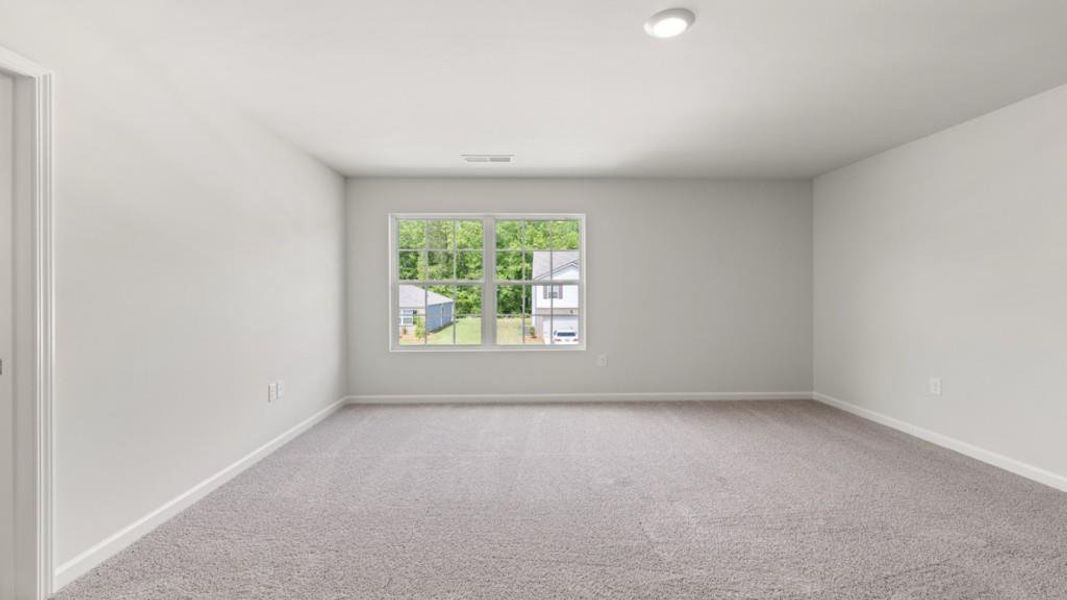 Spacious, unfurnished interior of a new home in Oaks at Cedar Grove, Fairburn (Image 20).