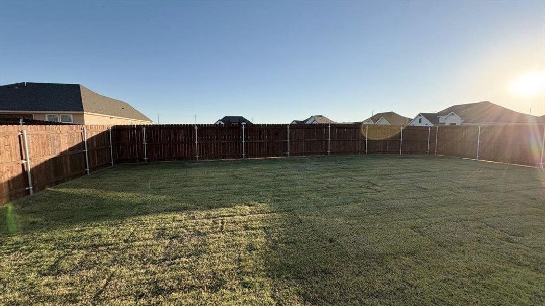 Exterior details and patio area of a home in Sandstone Estates, Granbury (Image 2).