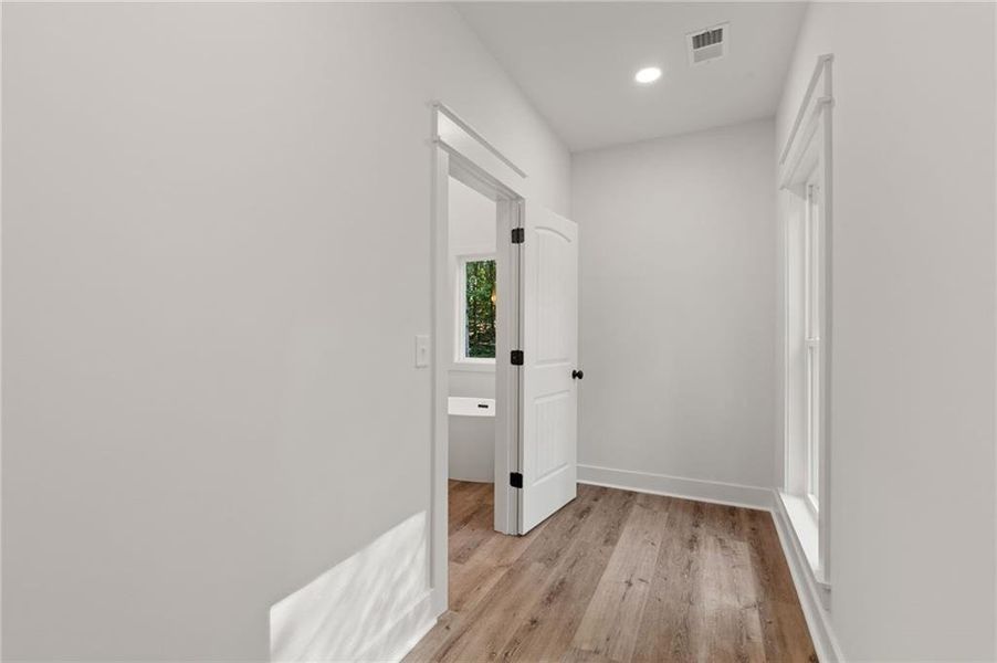 Spacious, unfurnished interior of a new home in , Dahlonega (Image 57).