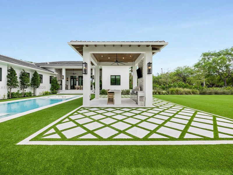 Exterior details and patio area of a home in , Palmetto Bay (Image 19).