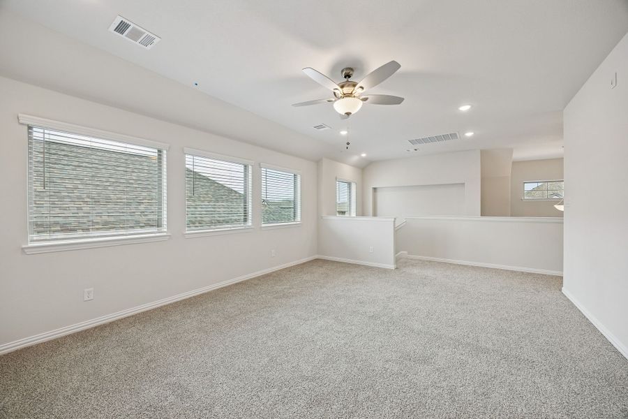 Spacious, unfurnished interior of a new home in Las Lomas, Forney (Image 21).