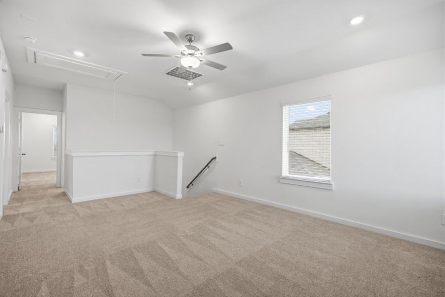 Spacious, unfurnished interior of a new home in Creekhaven, Iowa Colony (Image 29). Spacious, unfurnished interior of a new home in Creekhaven, Iowa Colony (Image 29).