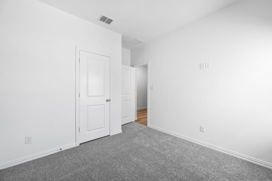 Spacious, unfurnished interior of a new home in Parks at Foster Crossing, Anna (Image 27).