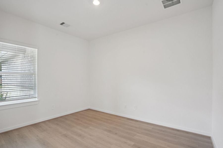 Spacious, unfurnished interior of a new home in Pine Lake Cove - Traditional Series, Montgomery (Image 31).