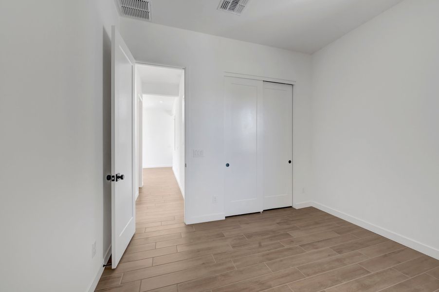 Spacious, unfurnished interior of a new home in Abel Ranch, Goodyear (Image 36).