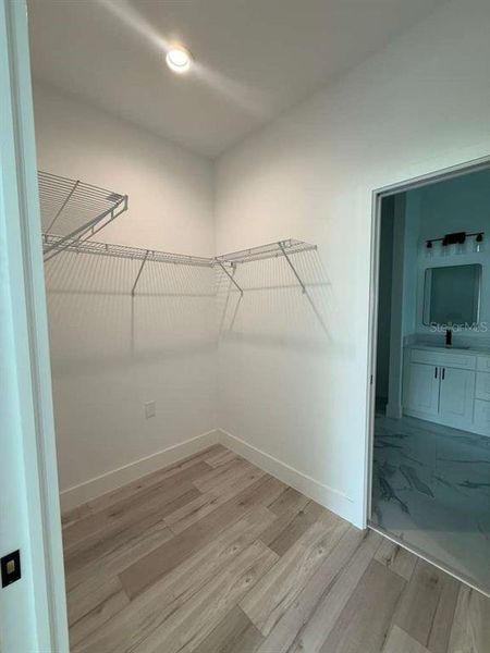 Spacious, unfurnished interior of a new home in , Palm Bay (Image 29).
