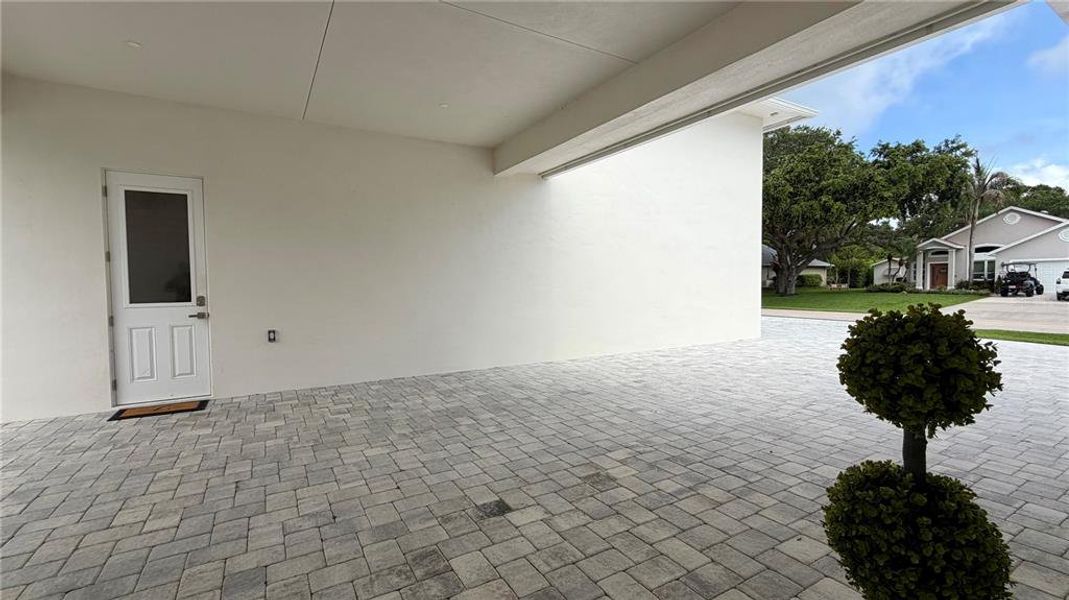 Exterior details and patio area of a home in , Vero Beach (Image 3).
