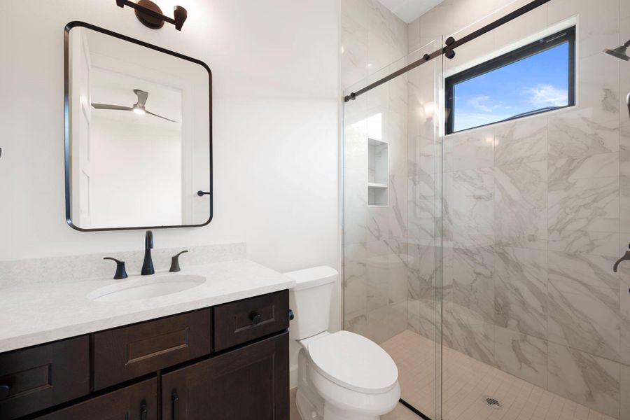 Furnished interior view inside a new home in , Horseshoe Bay (Image 6).