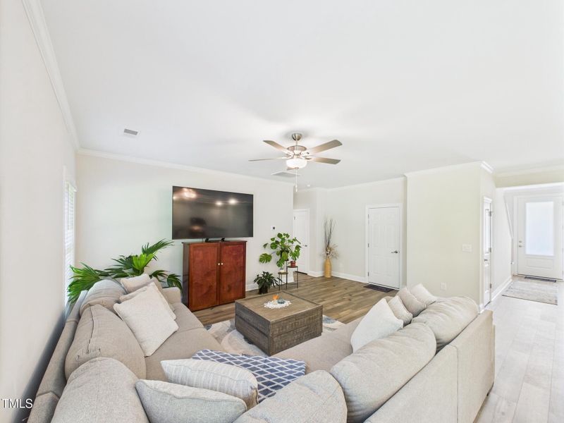 CAM01608G0-PR0104-STILL031