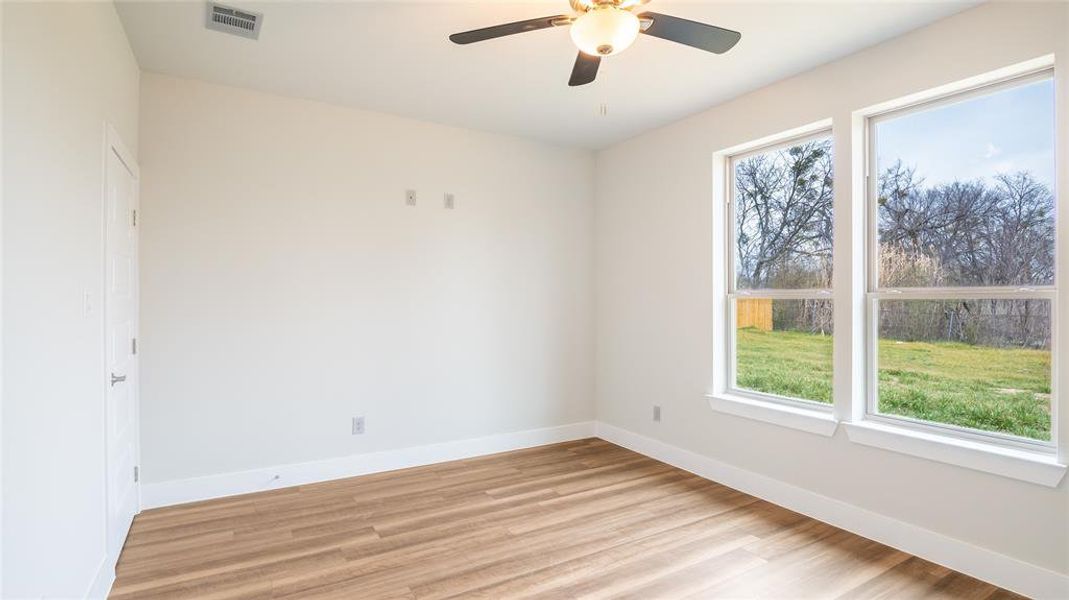 Spacious, unfurnished interior of a new home in , Alvarado (Image 17).