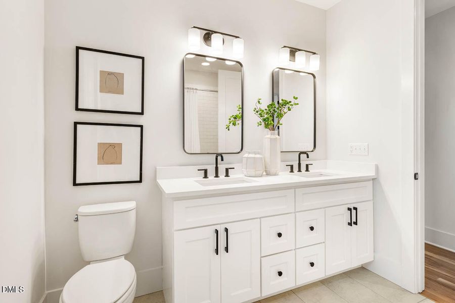 2044355995524827465-63