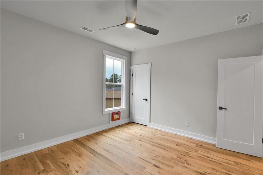 Spacious, unfurnished interior of a new home in , Atlanta (Image 37).