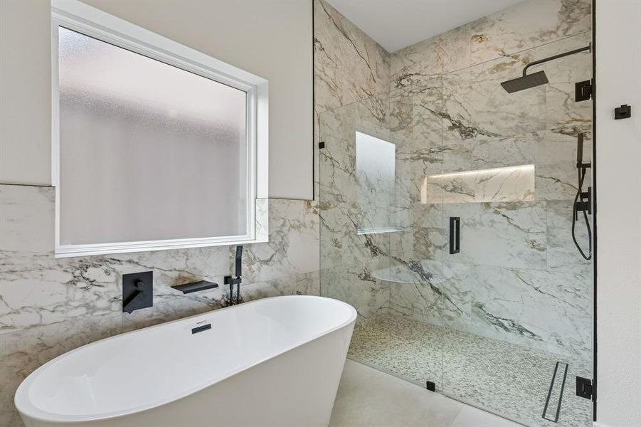 Furnished interior view inside a new home in , Farmers Branch (Image 13).