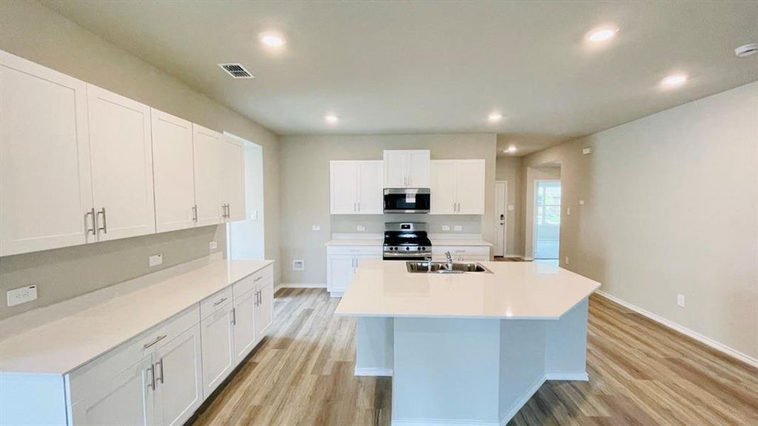 Furnished interior view inside a new home in Sunnycreek, Crowley (Image 8).