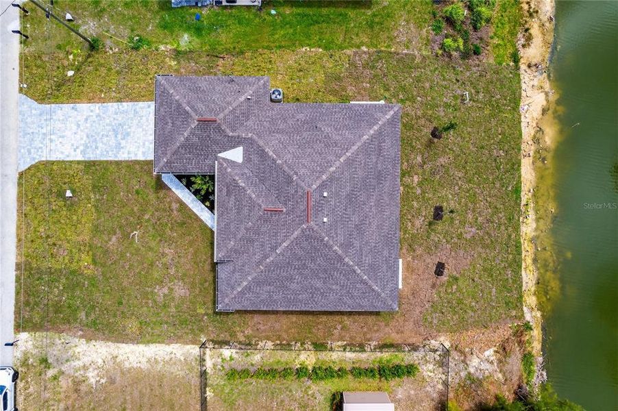 Exterior details and patio area of a home in , Cape Coral (Image 4).