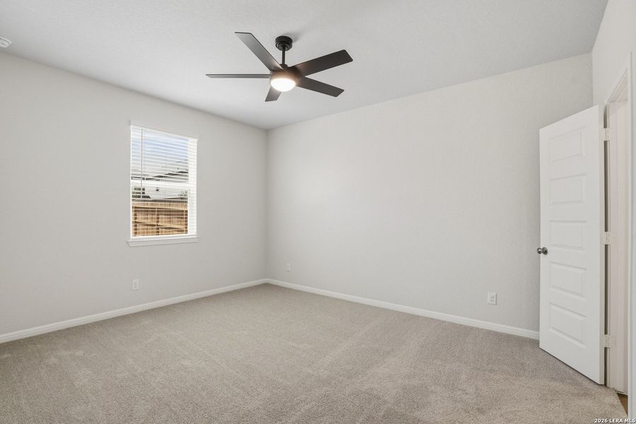 Spacious, unfurnished interior of a new home in Melissa Ranch, San Antonio (Image 23).