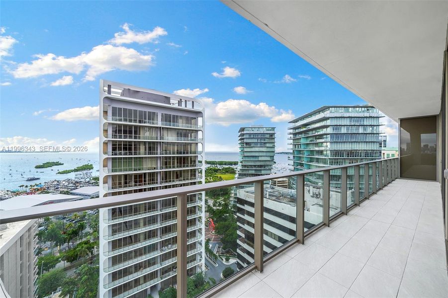 Condo located in Miami, FL showcasing its design and architecture (Image 40).