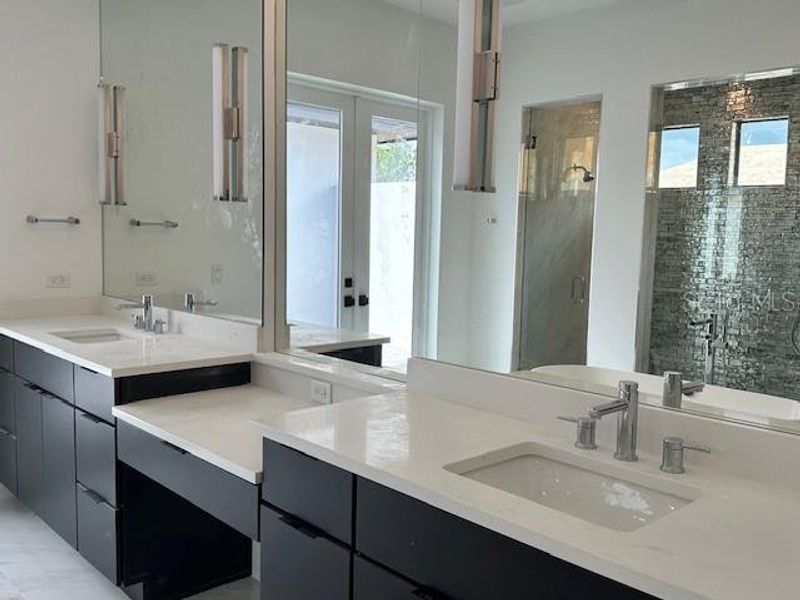 Furnished interior view inside a new home in , Montverde (Image 4).