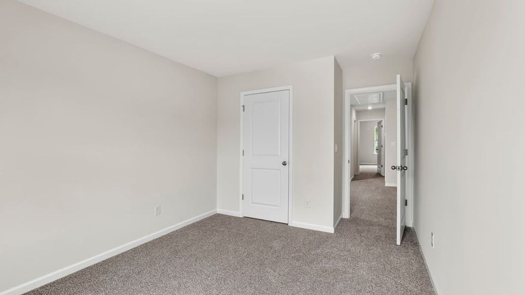 Spacious, unfurnished interior of a new home in Durbin Meadows, Fountain Inn (Image 30).