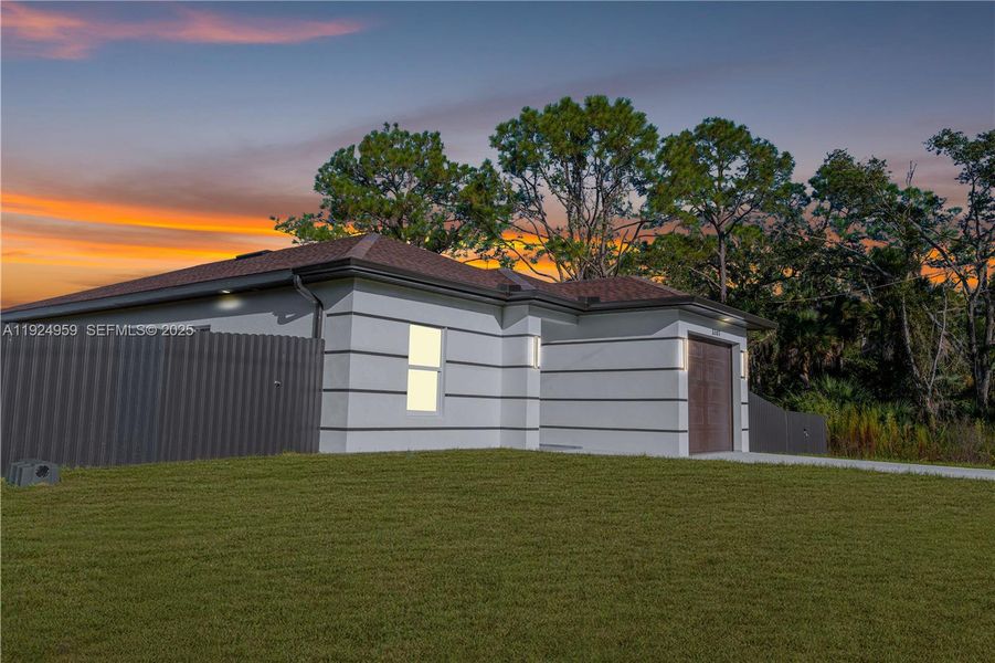 Exterior details and patio area of a home in , Lehigh Acres (Image 3).
