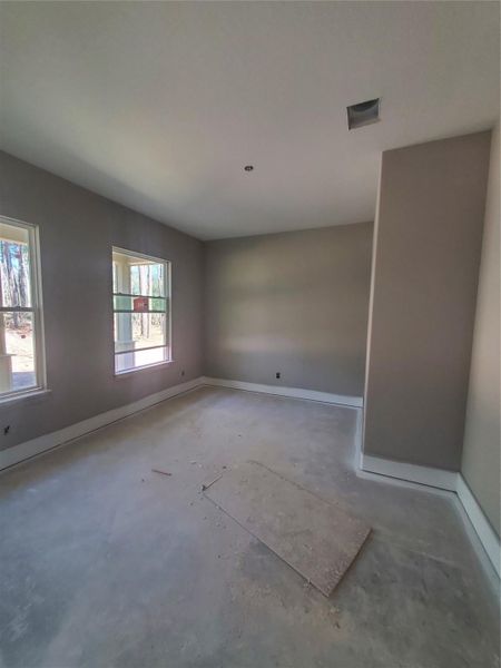 OFFICE LOCATED ON THE FRONT OF THE HOME