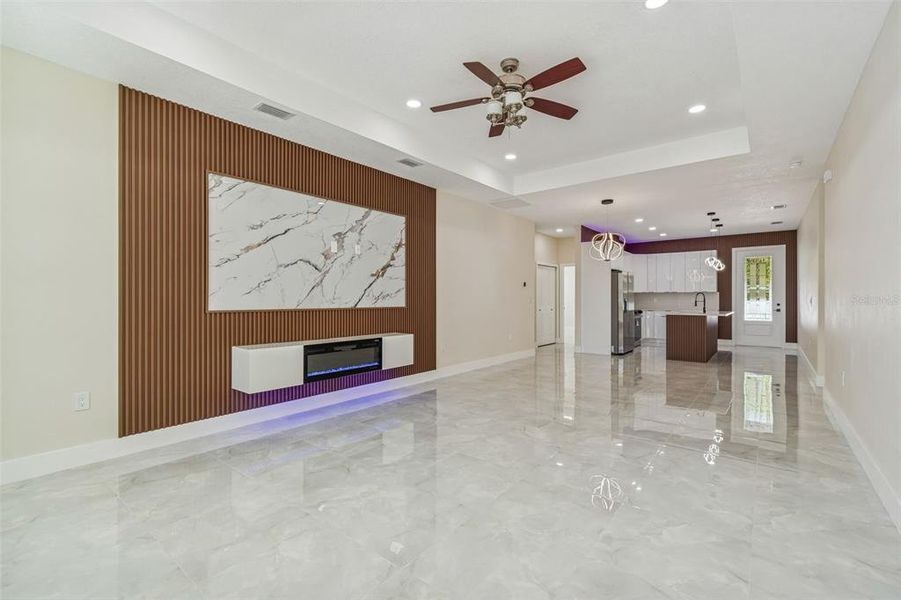 Spacious, unfurnished interior of a new home in , Tampa (Image 19).