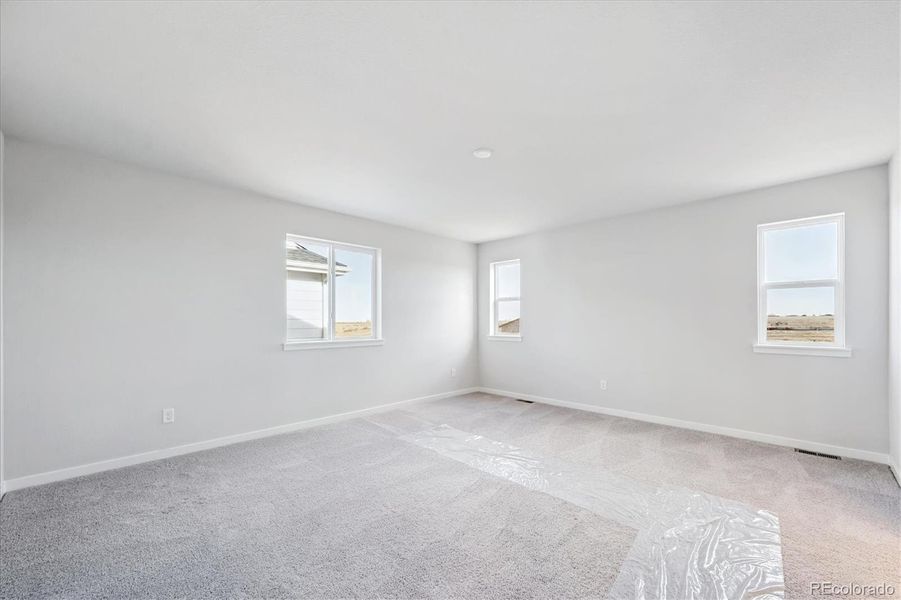 Spacious, unfurnished interior of a new home in Sweetgrass, Dacono (Image 21).