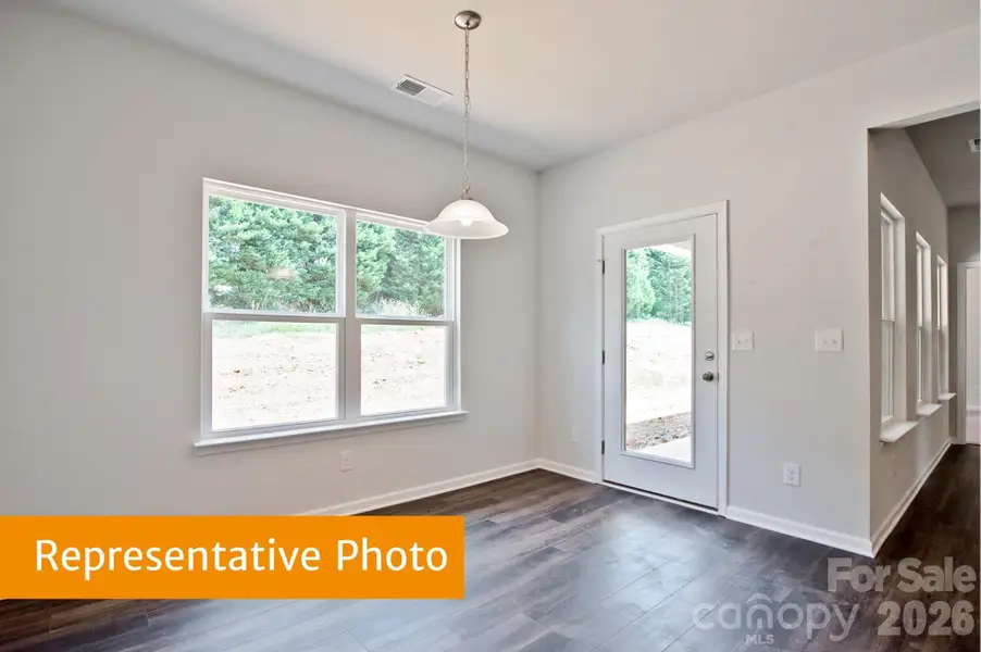 Spacious, unfurnished interior of a new home in Pine Bluff, Midland (Image 5).