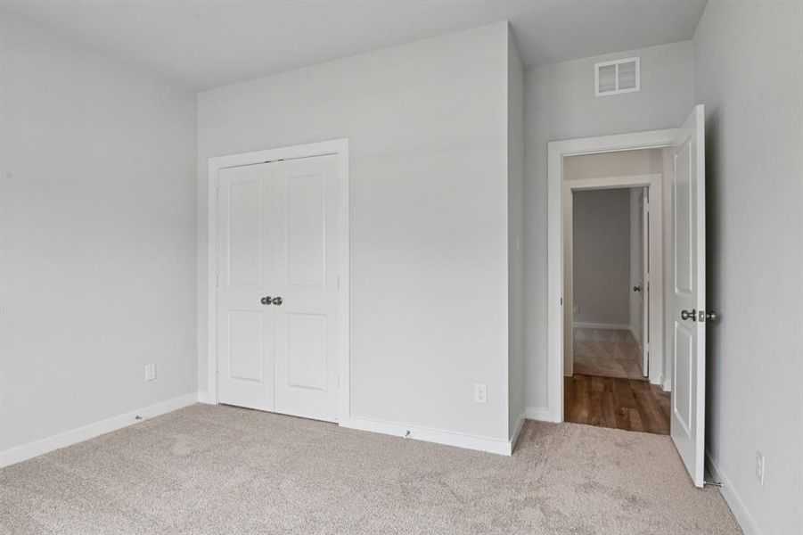 Spacious, unfurnished interior of a new home in Summerwood Estates, Red Oak (Image 34).