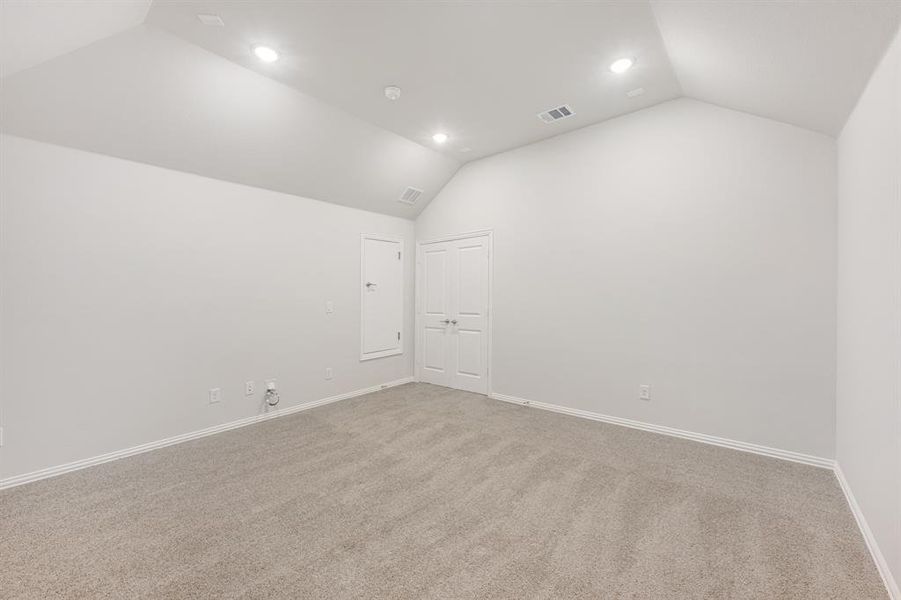 Spacious, unfurnished interior of a new home in Liberty, Melissa (Image 38).