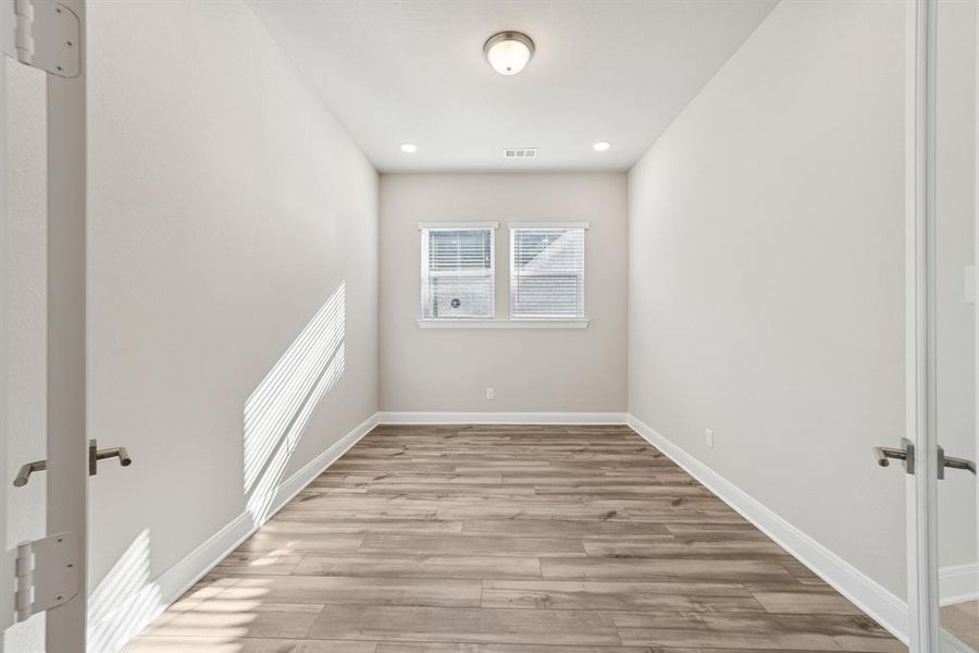 Spacious, unfurnished interior of a new home in Mantua Point Classics, Van Alstyne (Image 30). Spacious, unfurnished interior of a new home in Mantua Point Classics, Van Alstyne (Image 30).